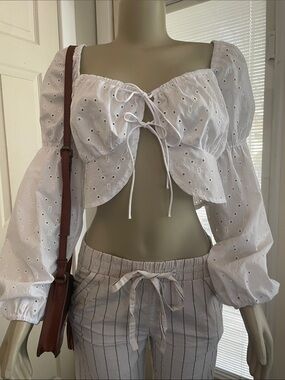 H&M White Eyelet Tie-Front Puff Sleeve Crop Top